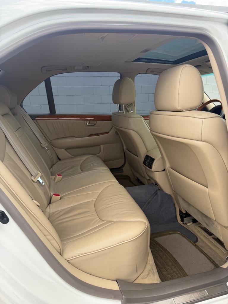 Lexus LS 430 Sedan 2004