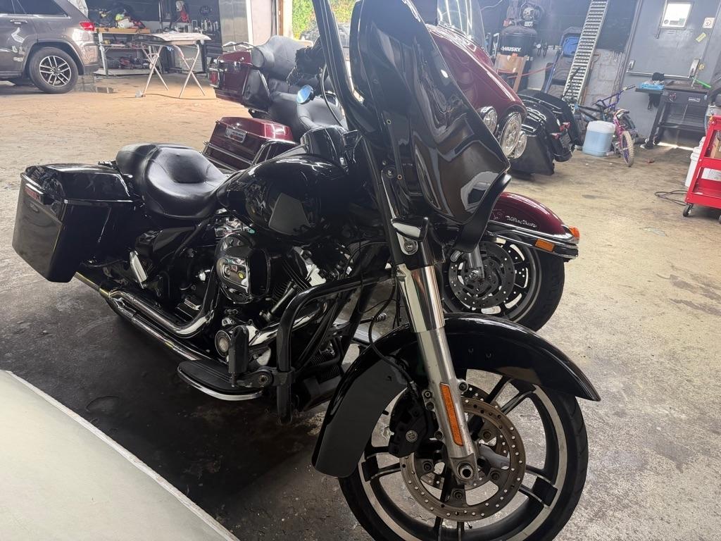 Harley-Davidson FLHXS  2014