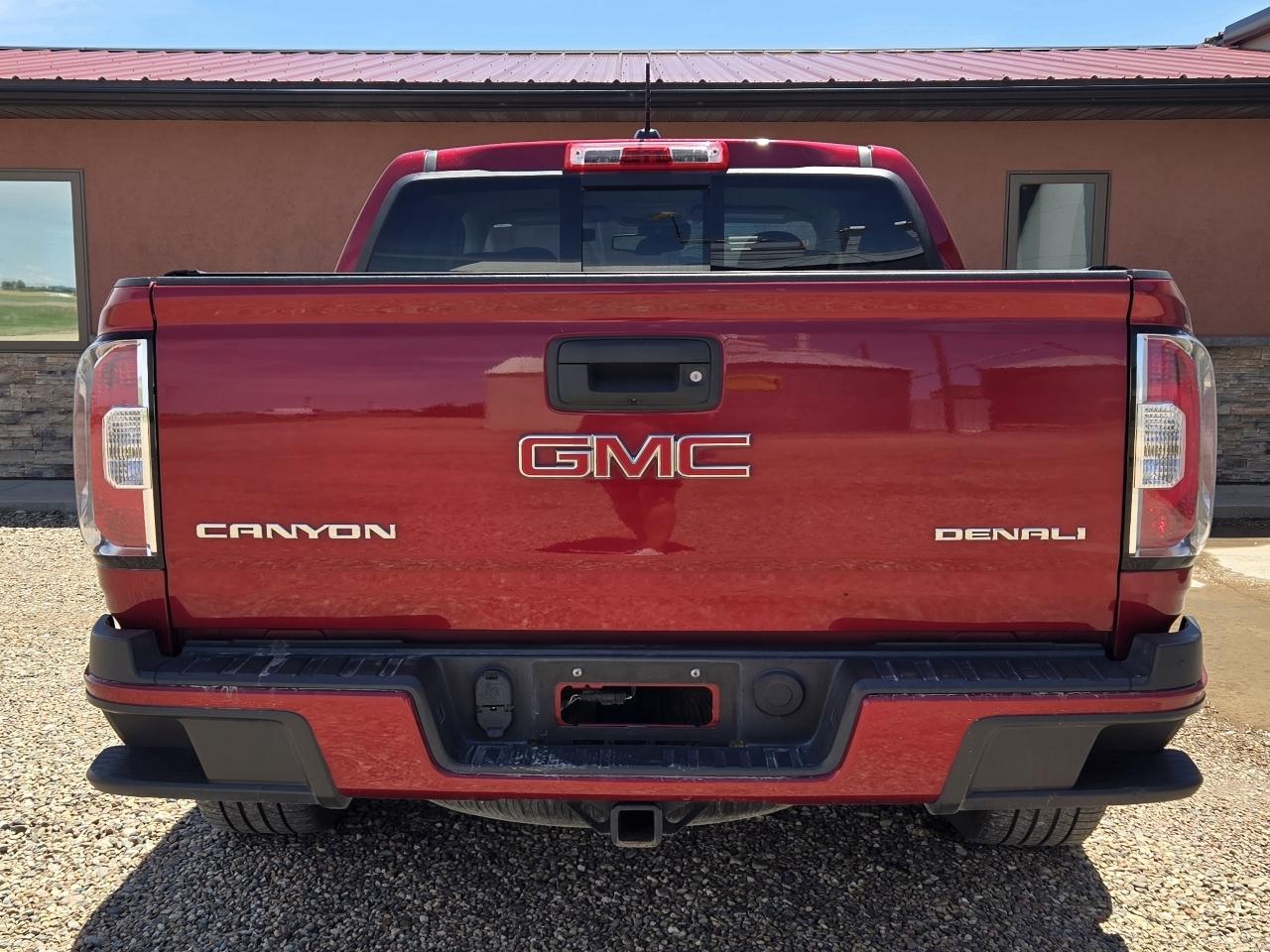 GMC Canyon Denali Crew Cab 4WD Long Box 2018