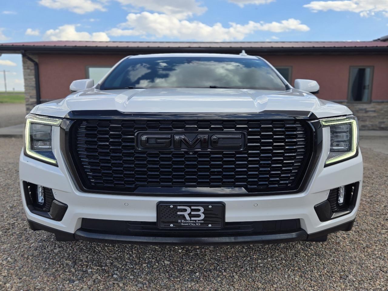 GMC Yukon Denali 4WD 2021
