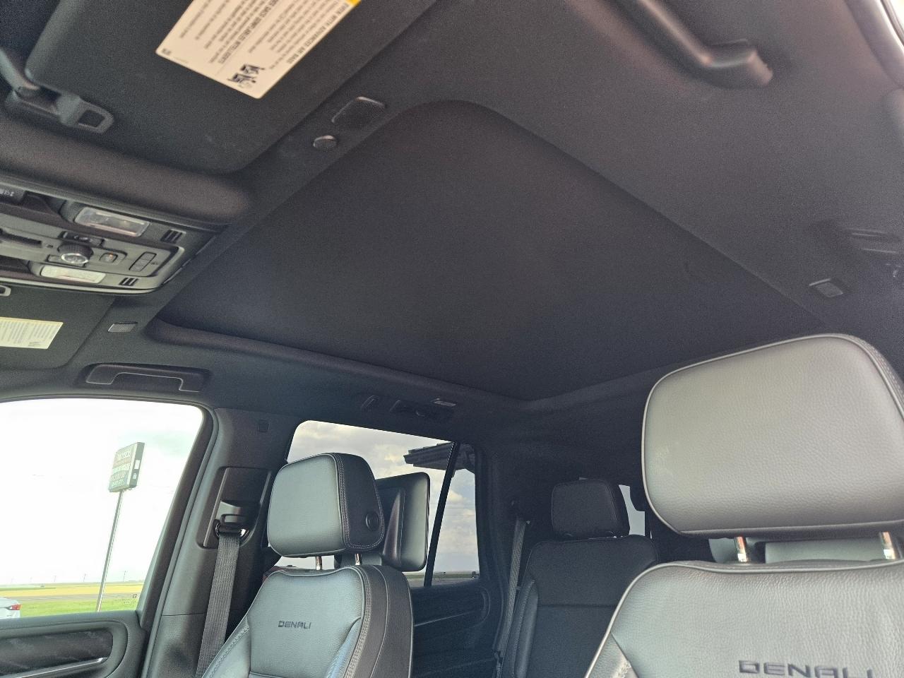 GMC Yukon Denali 4WD 2021