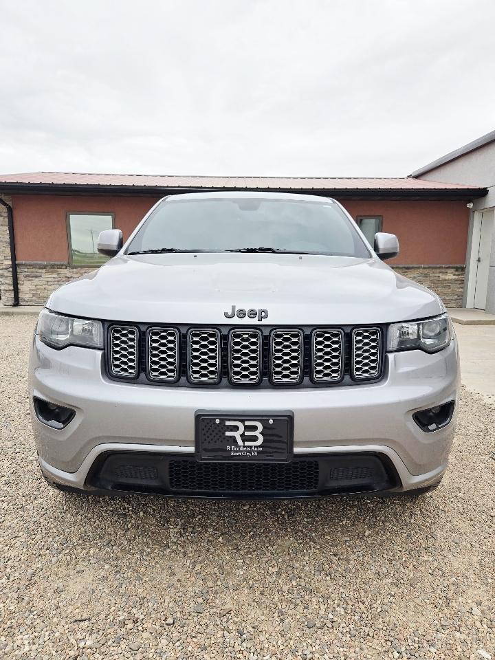 Jeep Grand Cherokee Laredo 4WD 2017