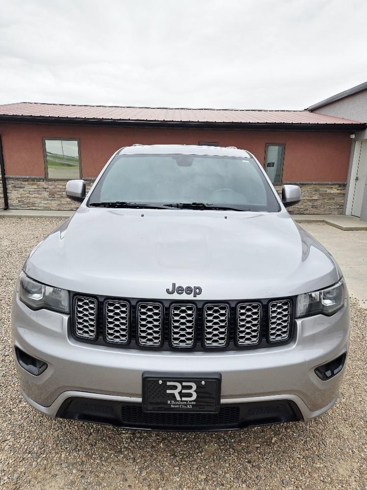 Jeep Grand Cherokee Laredo 4WD 2017