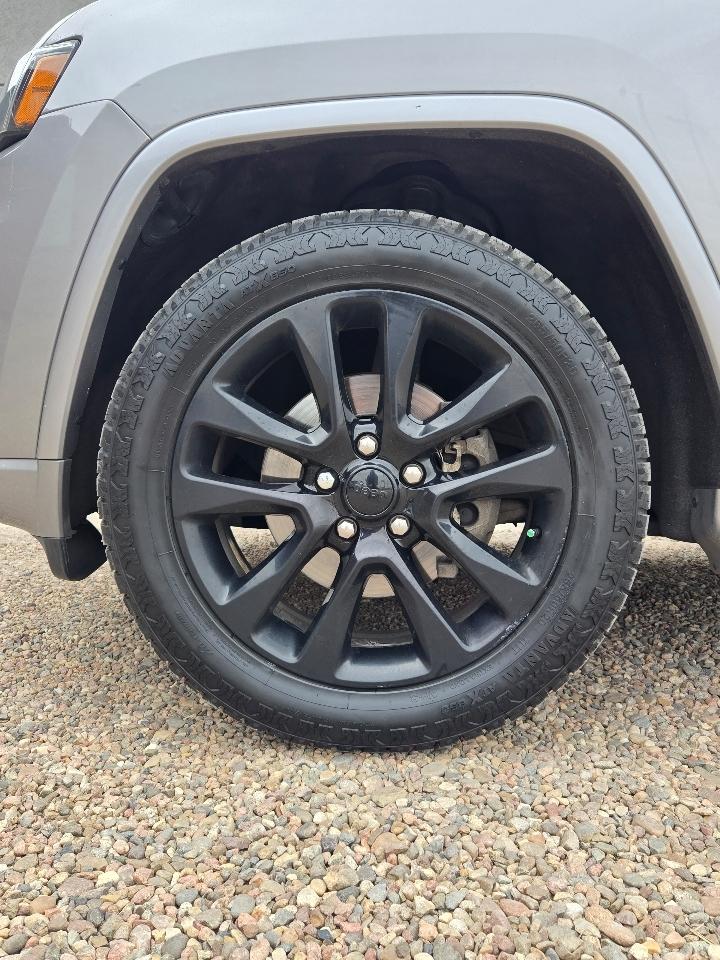 Jeep Grand Cherokee Laredo 4WD 2017