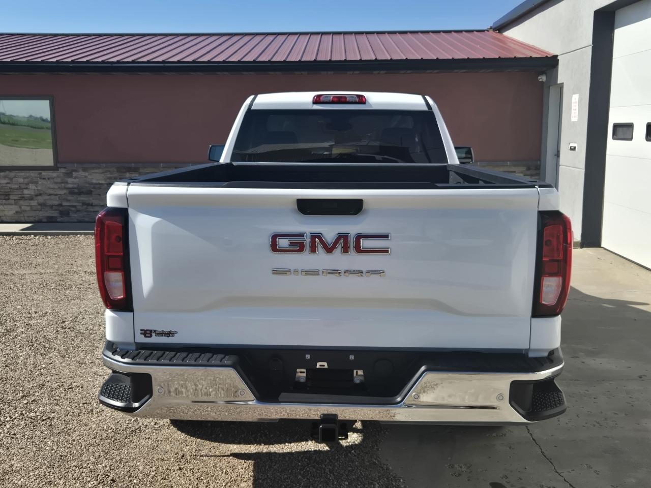 GMC Sierra 1500 Pro Short Box 4WD 2025