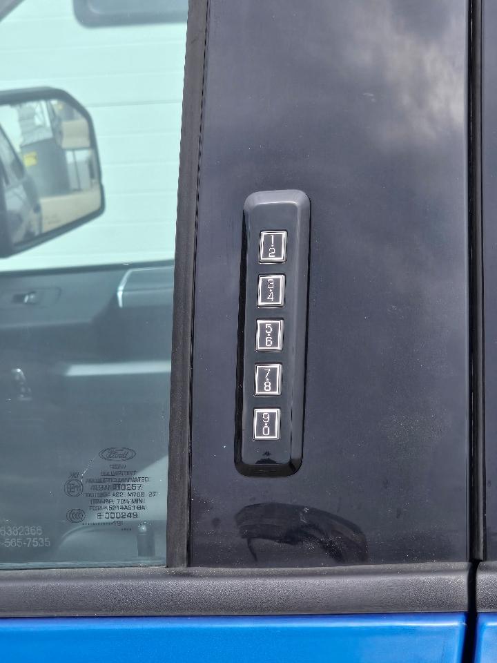 Ford F-150 4WD SuperCrew 150" XLT 2018