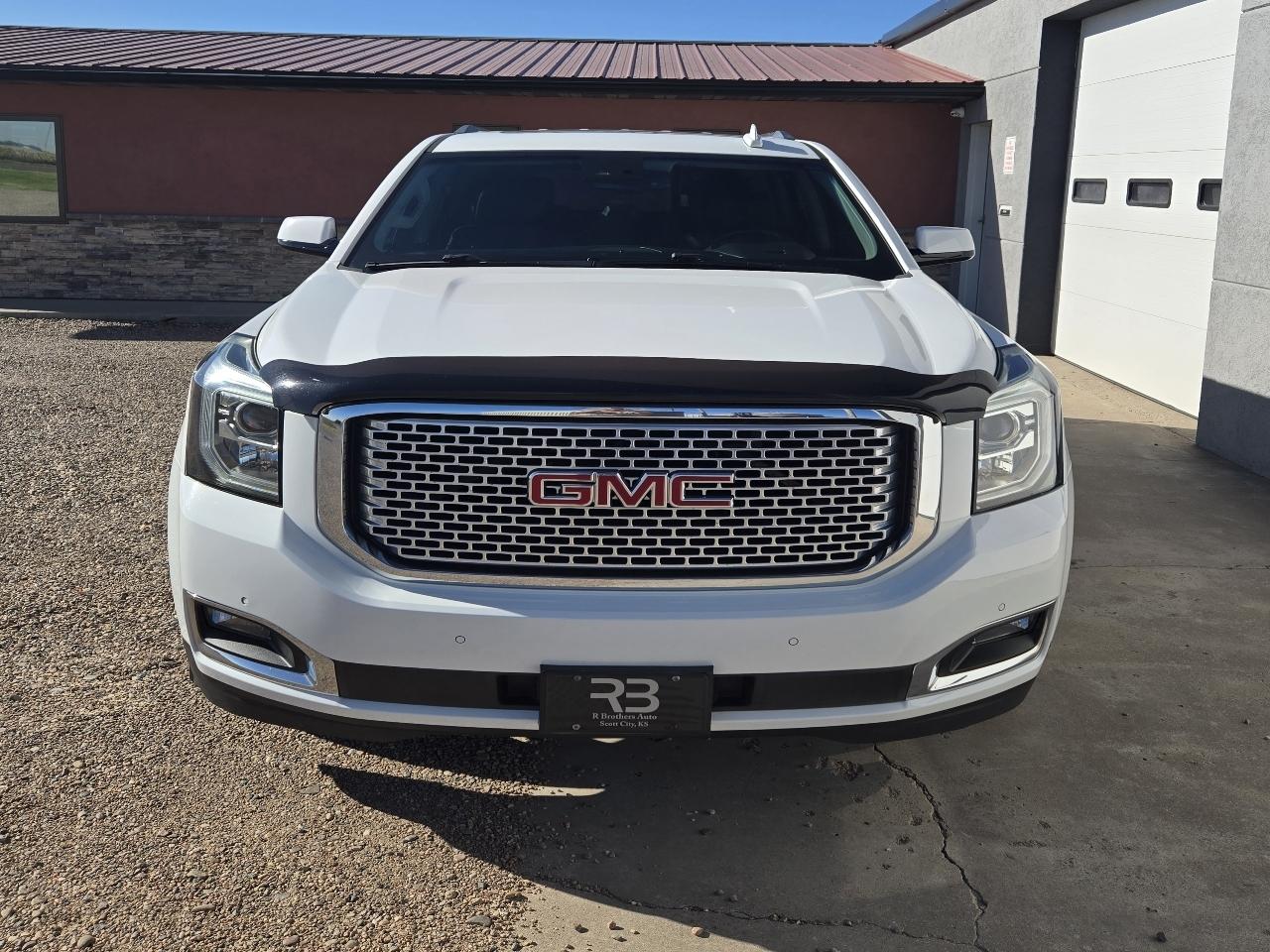 GMC Yukon Denali 4WD 2015