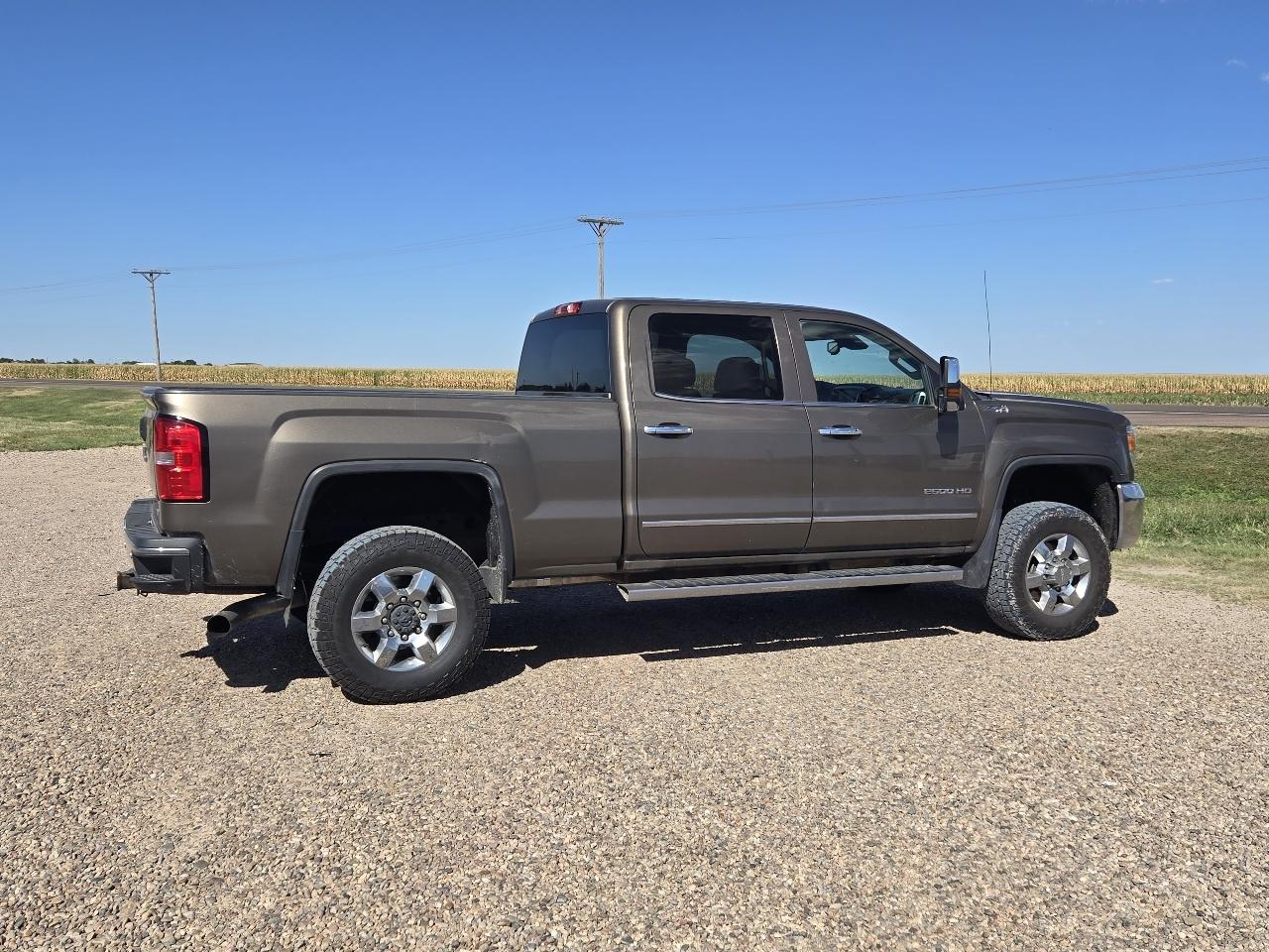 GMC Sierra 2500HD SLT Crew Cab 4WD 2015