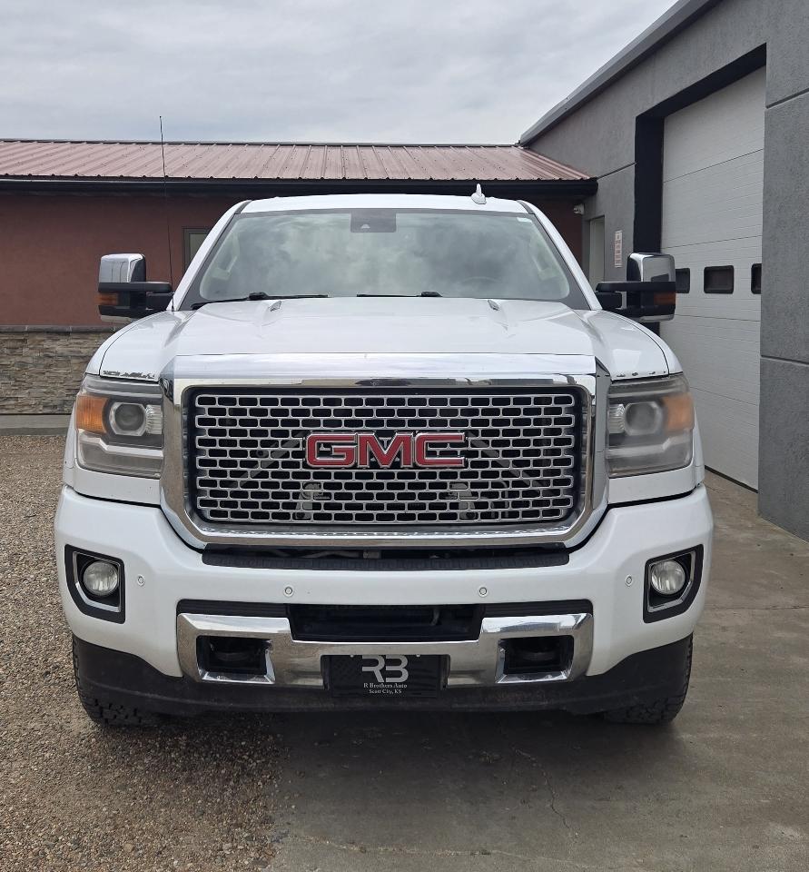 GMC Sierra 2500HD Denali Crew Cab 4WD 2015