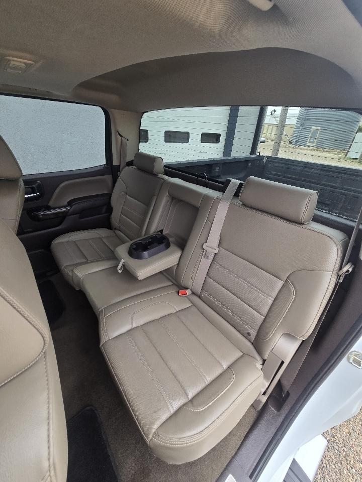 GMC Sierra 2500HD Denali Crew Cab 4WD 2015
