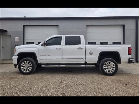 2015 GMC Sierra 2500HD Denali Crew Cab 4WD