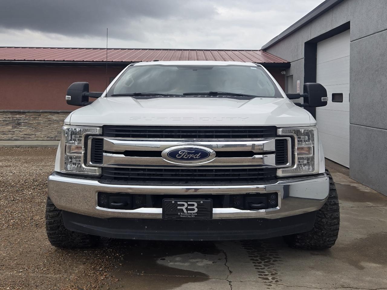 Ford F-250 SD XLT Crew Cab 4WD 2019