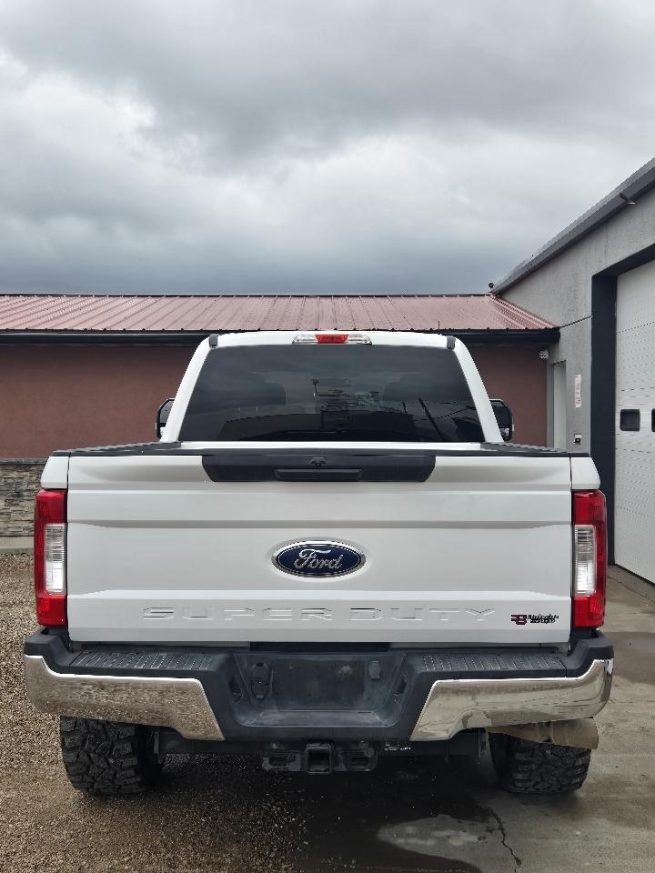 Ford F-250 SD XLT Crew Cab 4WD 2019