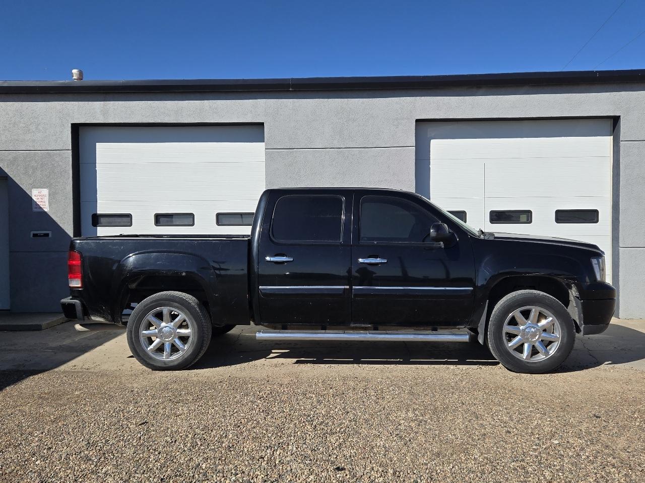 GMC Sierra 1500 4WD Crew Cab 147" Denali 2009
