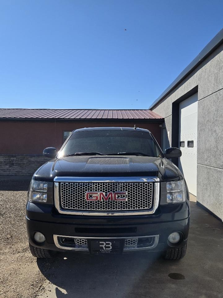 GMC Sierra 1500 4WD Crew Cab 147" Denali 2009