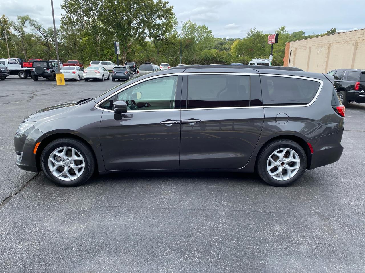 Chrysler Pacifica Touring Plus 2018