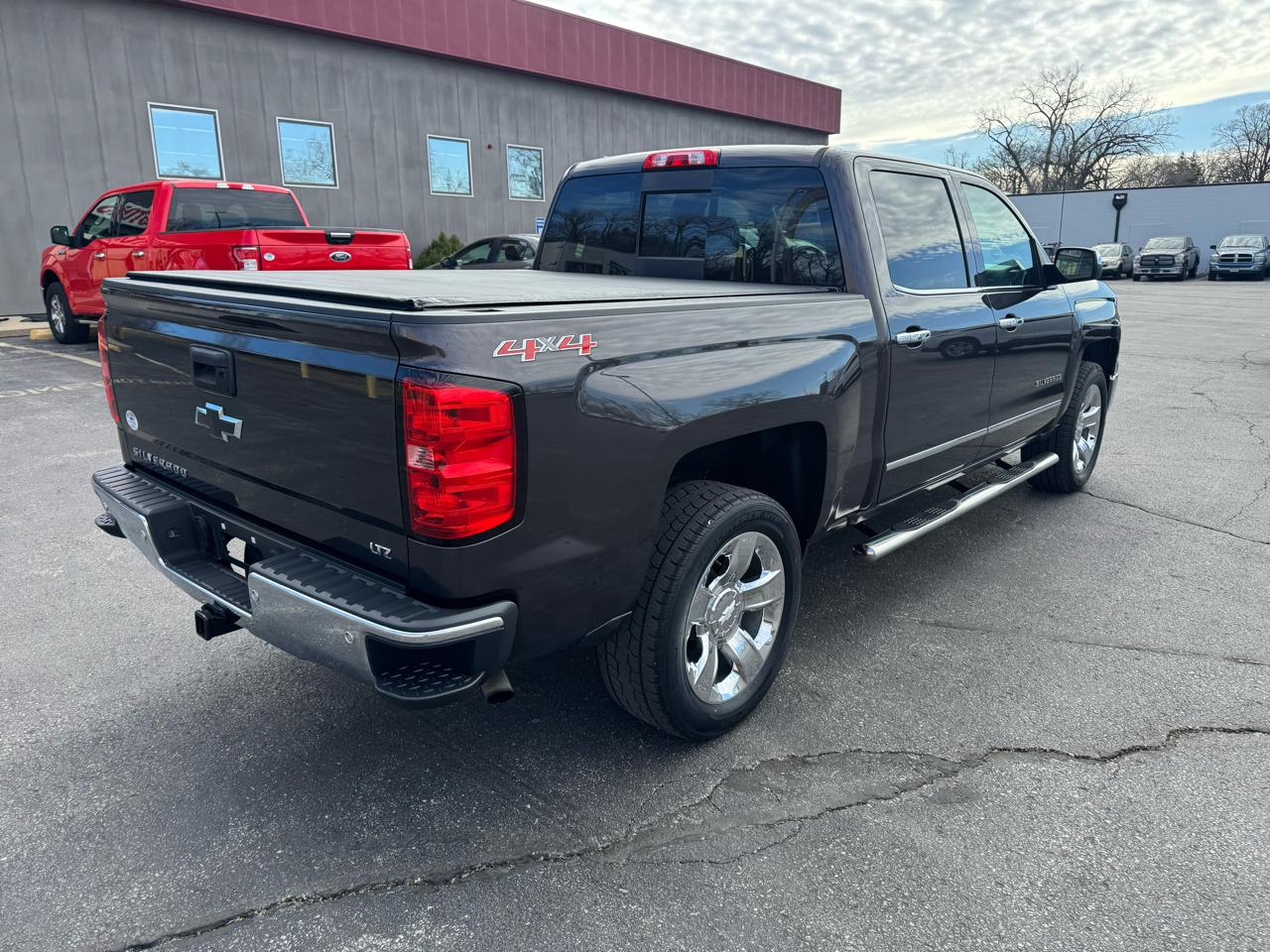Chevrolet Silverado 1500 LTZ Crew Cab 4WD 2015