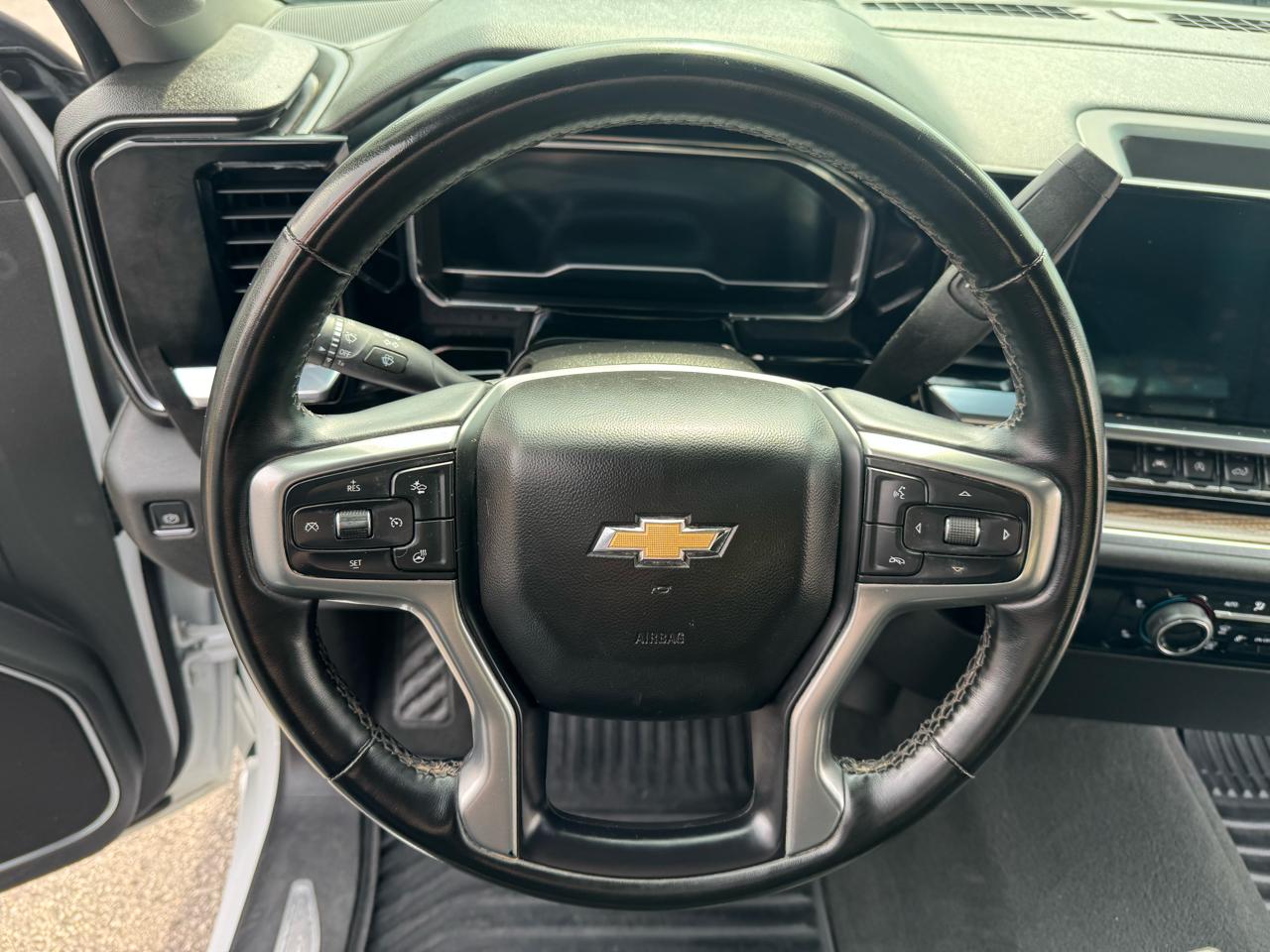Chevrolet Silverado 1500 LT Crew Cab 4WD 2023