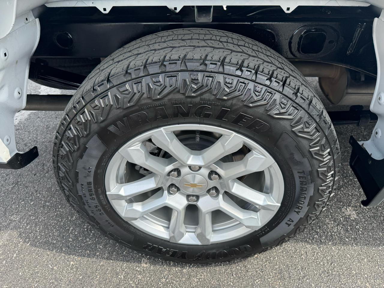 Chevrolet Silverado 1500 LT Crew Cab 4WD 2023