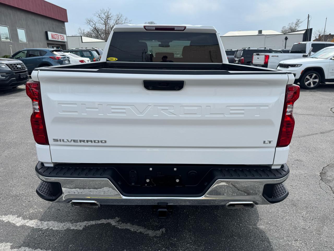 Chevrolet Silverado 1500 LT Crew Cab 4WD 2023
