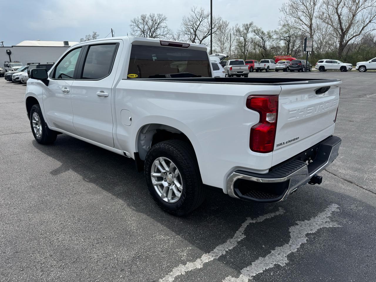 Chevrolet Silverado 1500 LT Crew Cab 4WD 2023