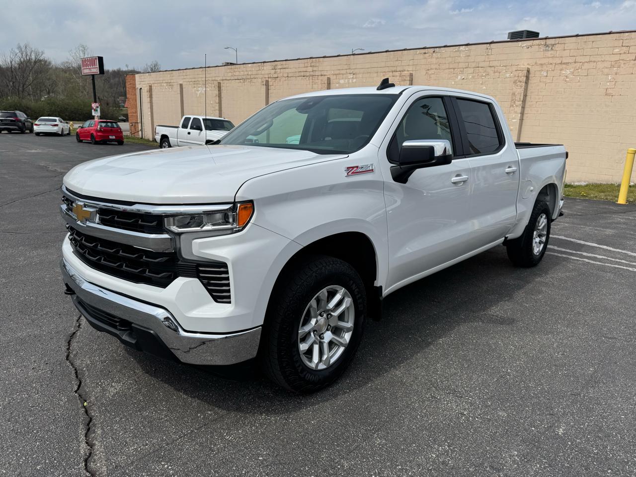 Chevrolet Silverado 1500 LT Crew Cab 4WD 2023