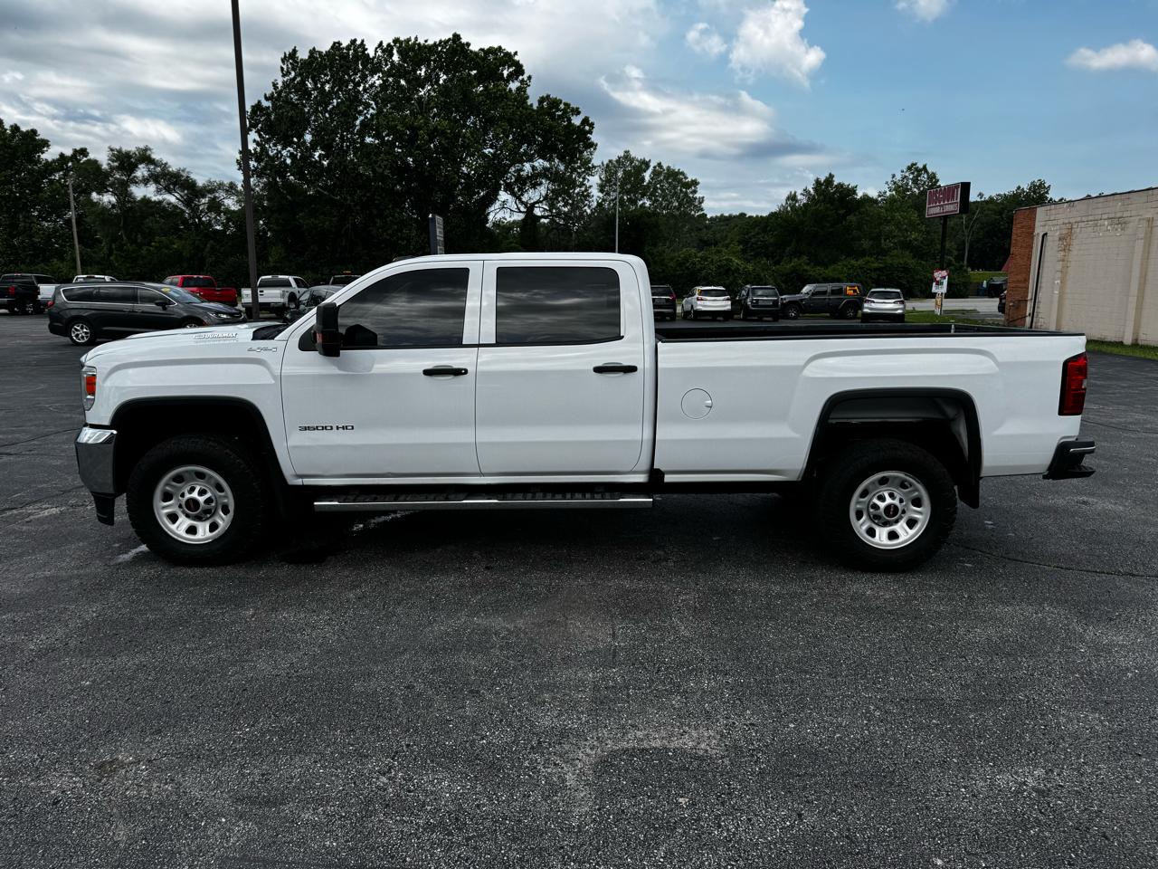 GMC Sierra 3500HD Base Crew Cab 4WD 2019