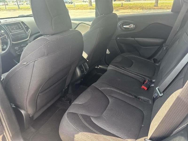 Jeep Cherokee Latitude FWD 2016