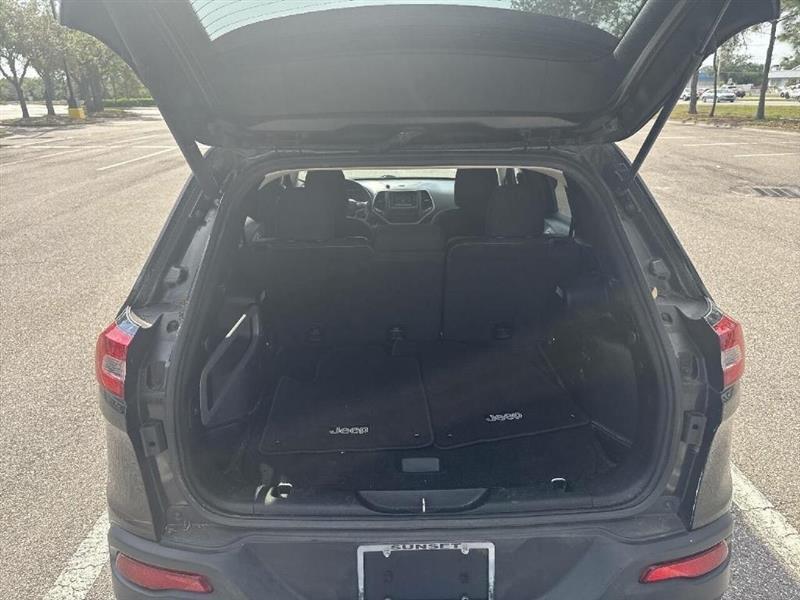 Jeep Cherokee Latitude FWD 2016