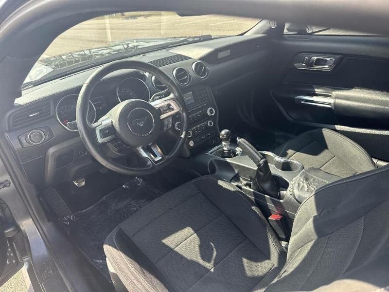 Ford Mustang V6 Coupe 2017