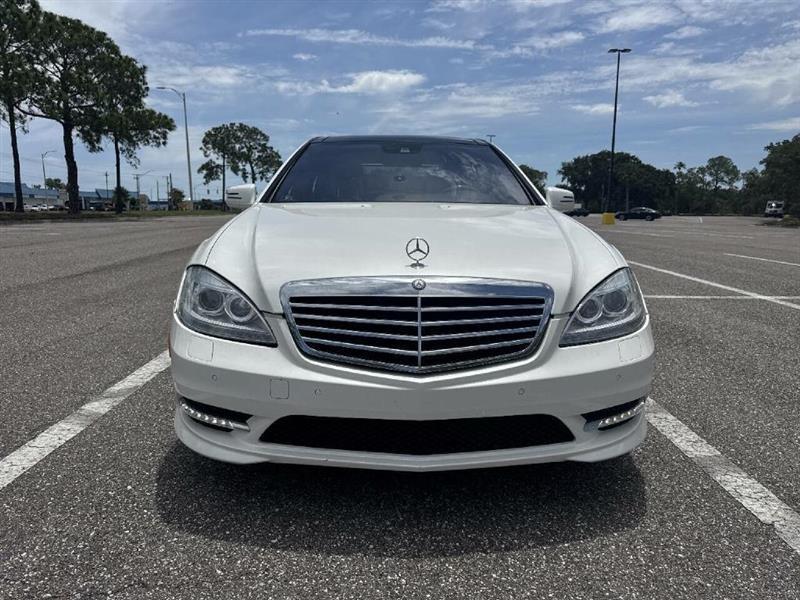 Mercedes-Benz S-Class S550 2011