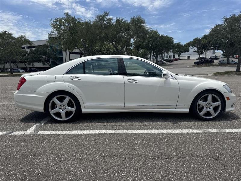 Mercedes-Benz S-Class S550 2011