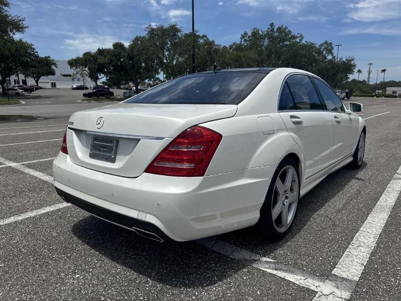 Mercedes-Benz S-Class S550 2011