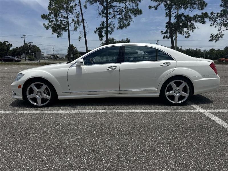 Mercedes-Benz S-Class S550 2011