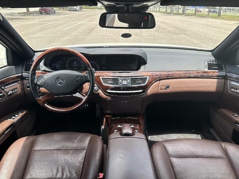Mercedes-Benz S-Class S550 2011