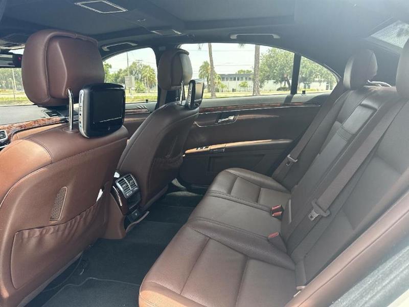 Mercedes-Benz S-Class S550 2011