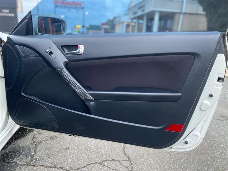 2010 Hyundai Genesis Coupe Base - Photo 8