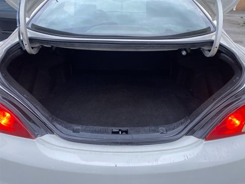 2010 Hyundai Genesis Coupe Base - Photo 12