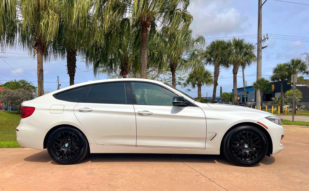BMW 3-Series Gran Turismo 330i xDrive 2017