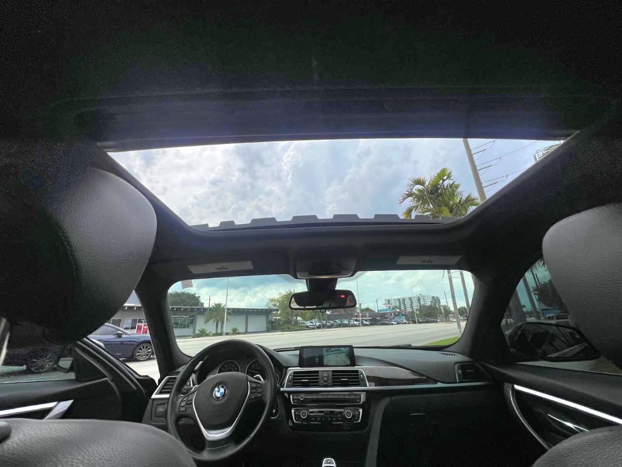 BMW 3-Series 330i SULEV Sedan 2017