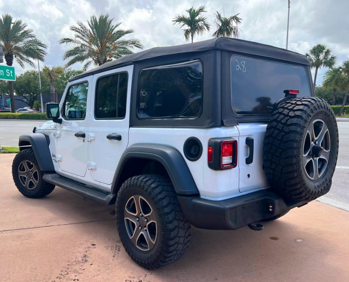 Jeep Wrangler Unlimited Sport 2018
