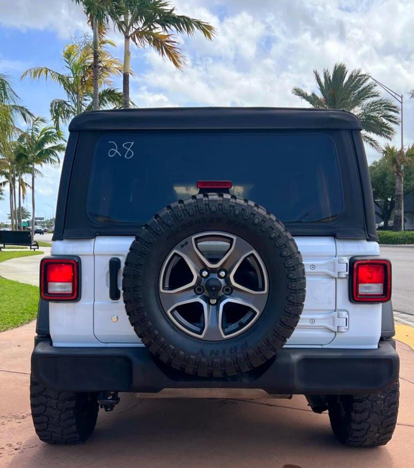 Jeep Wrangler Unlimited Sport 2018