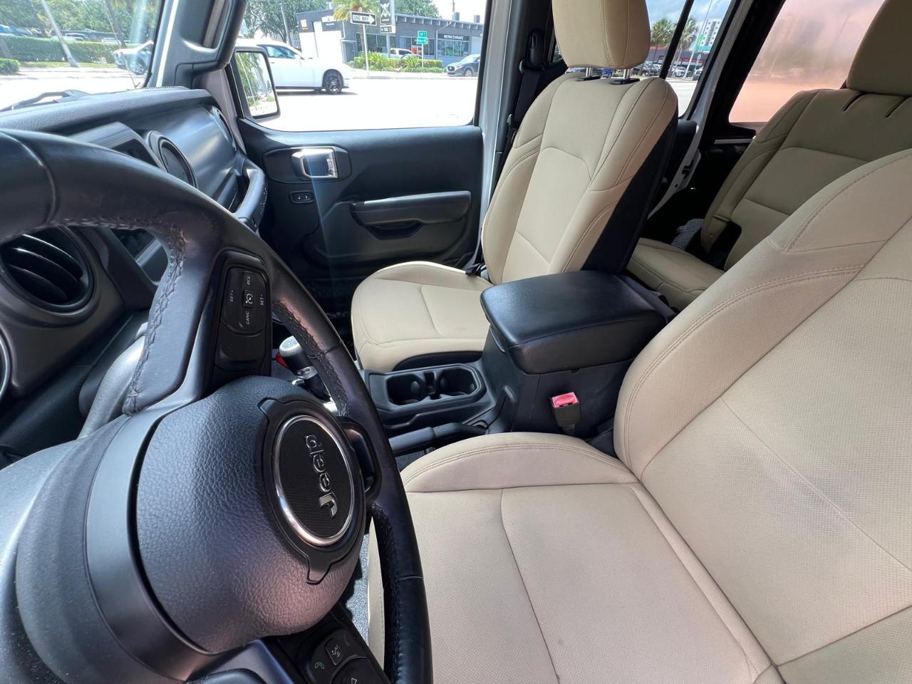 Jeep Wrangler Unlimited Sport 2018