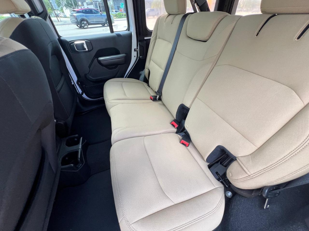 Jeep Wrangler Unlimited Sport 2018