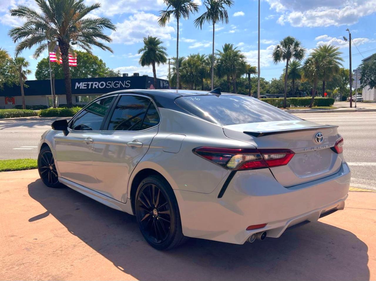 Toyota Camry Hybrid XSE 2021