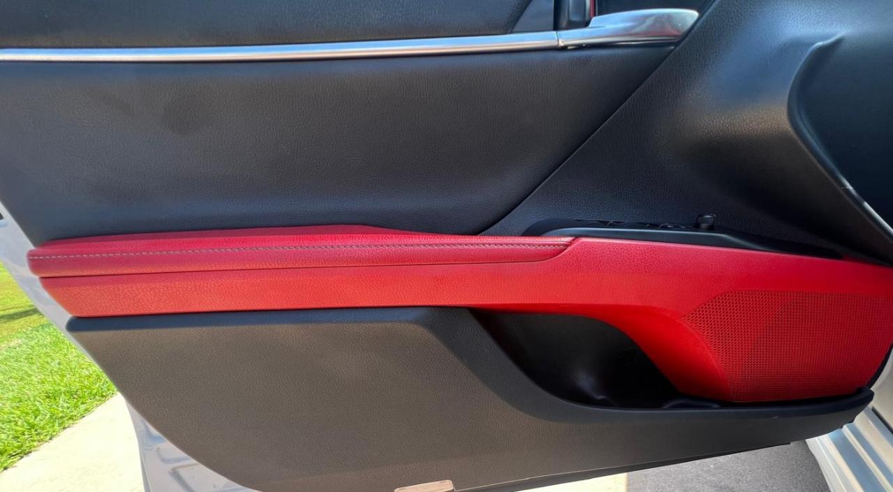 Toyota Camry Hybrid XSE 2021