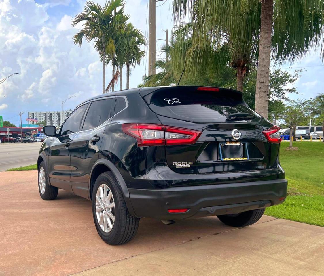 Nissan Rogue Sport S 2022