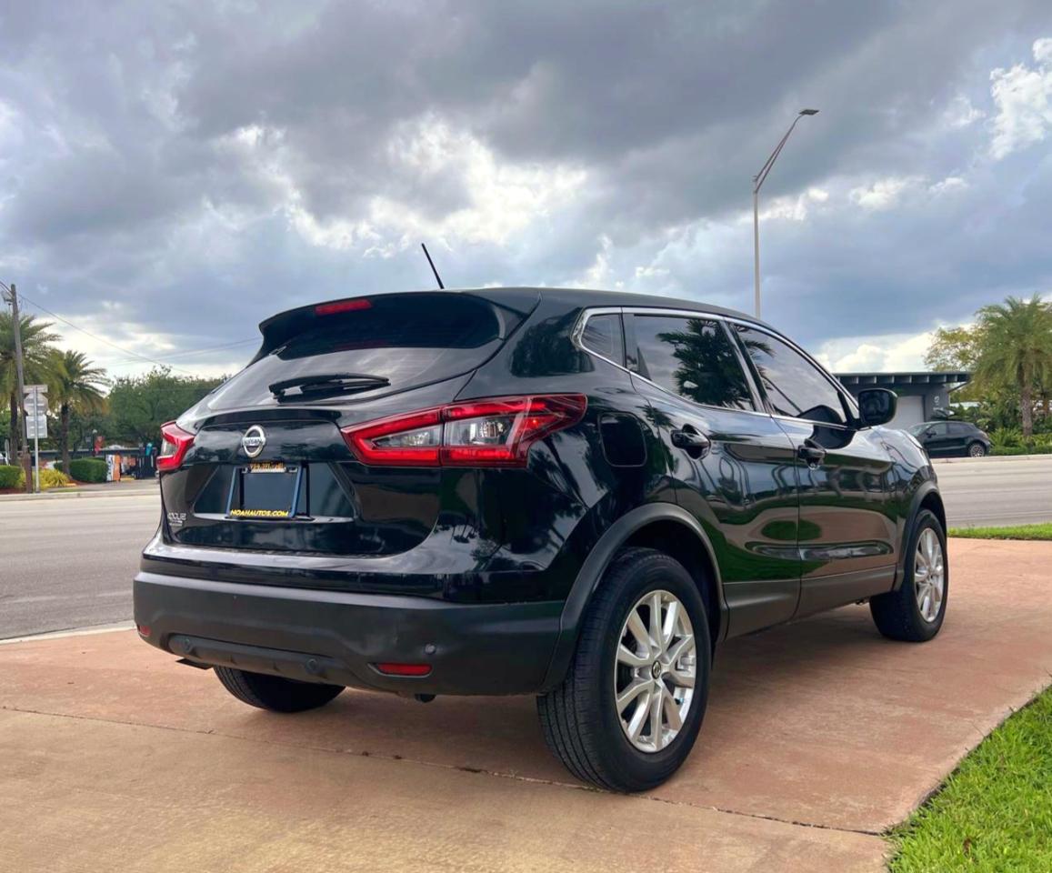 Nissan Rogue Sport S 2022