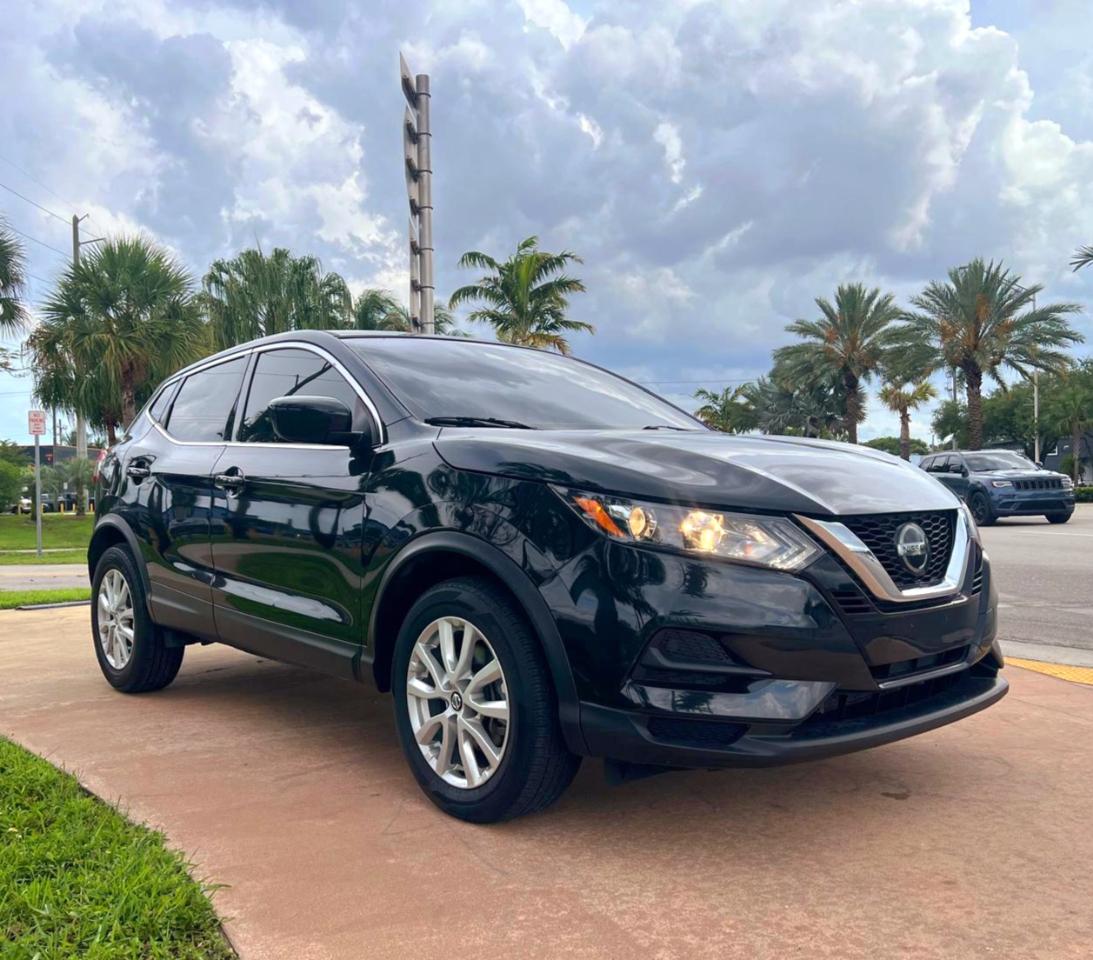 Nissan Rogue Sport S 2022
