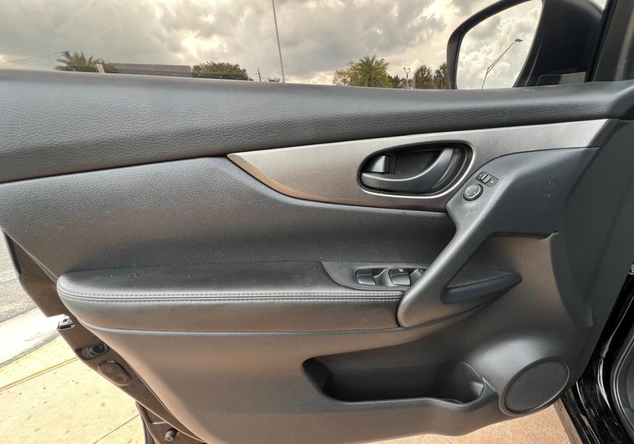 Nissan Rogue Sport S 2022